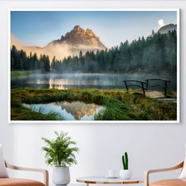 Matin brumeux au bord du lac--